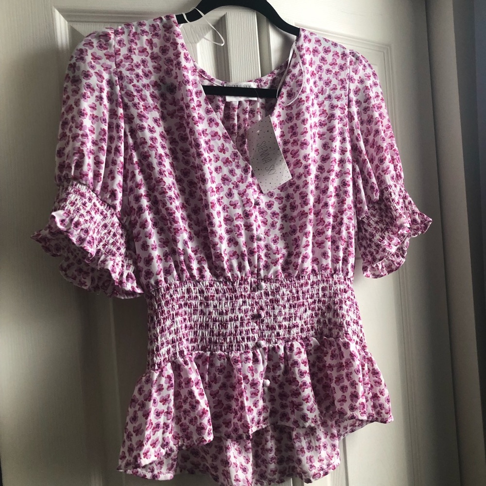 New top with tags